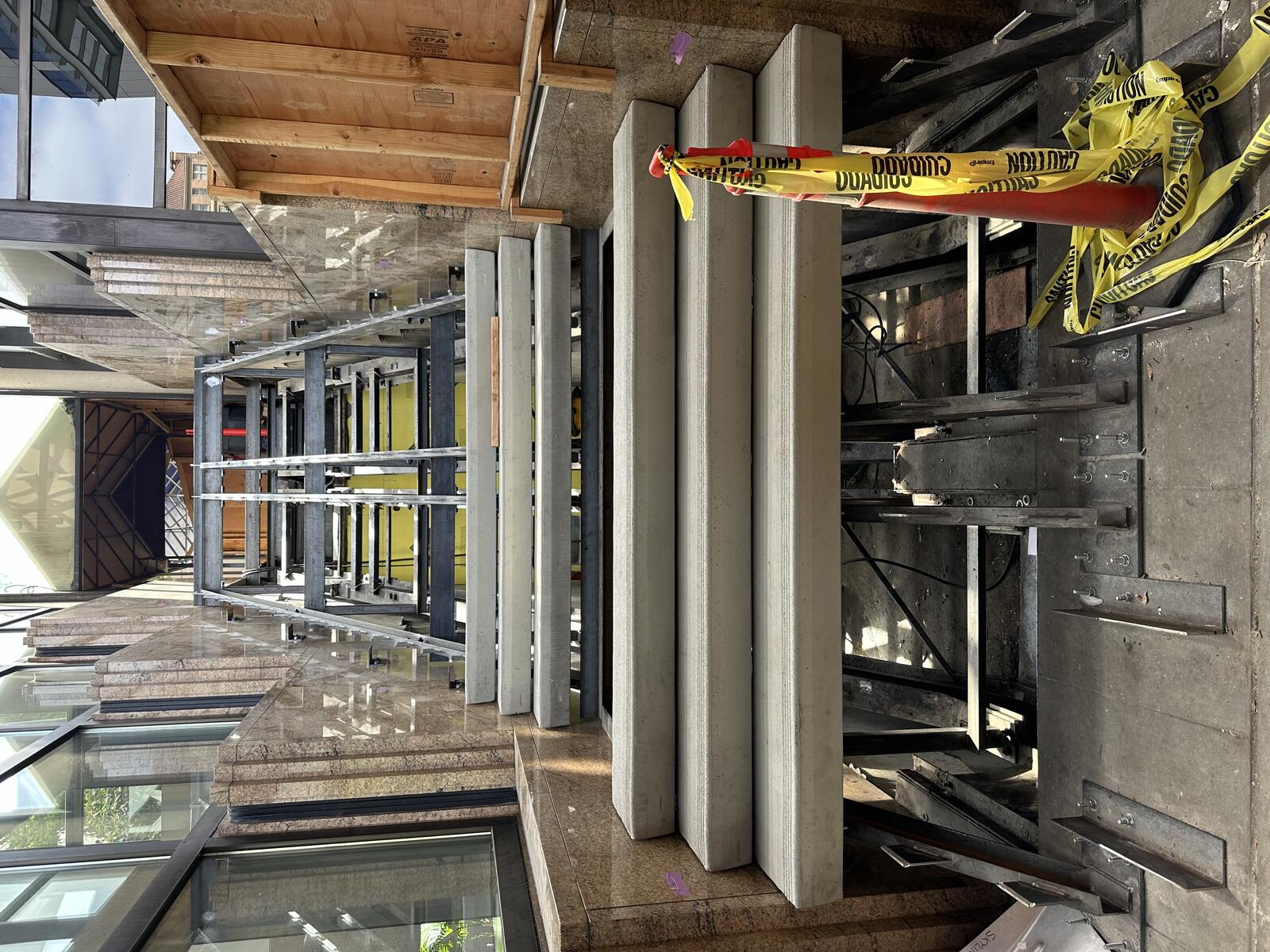 Steel-supported concrete stairs